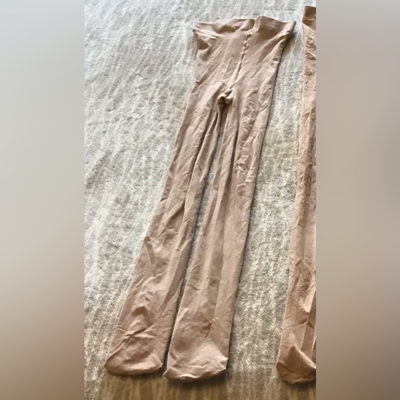 🌟🌟 Nylon/Spandex Tan Dance Tights 🌟🌟 - Picture 2 of 9